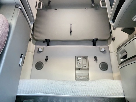Vehicle photo thumbnail 12