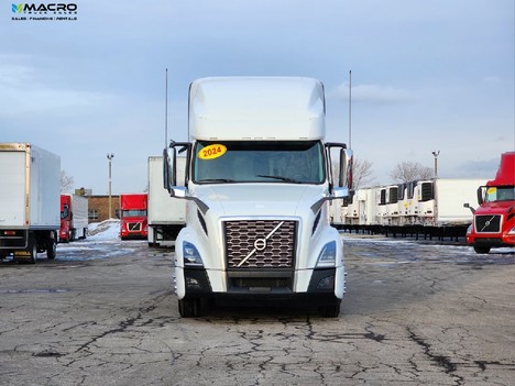 Vehicle photo thumbnail 2