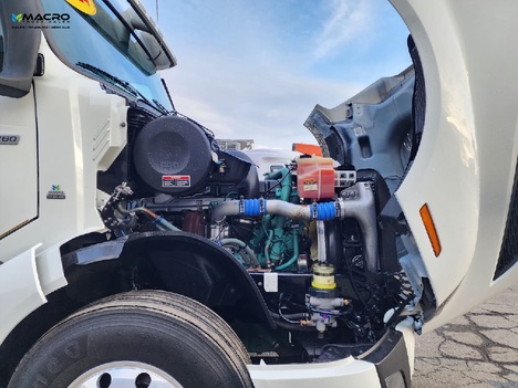 Vehicle photo thumbnail 9