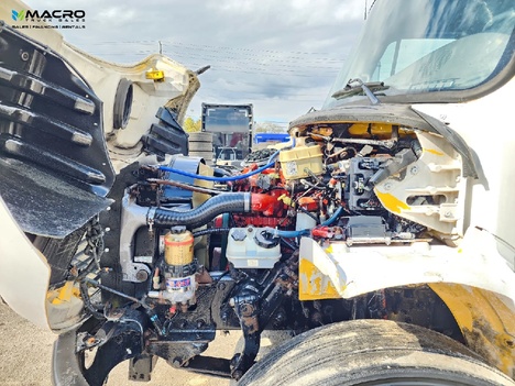 Vehicle photo thumbnail 10