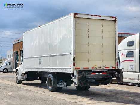 Vehicle photo thumbnail 4