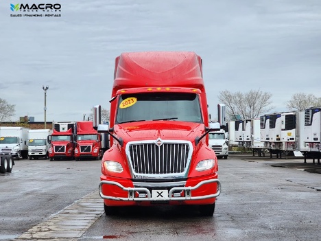 Vehicle photo thumbnail 2