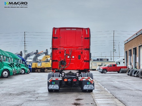Vehicle photo thumbnail 5