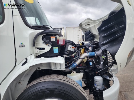 Vehicle photo thumbnail 10