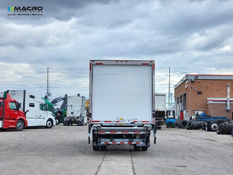 Vehicle photo thumbnail 5