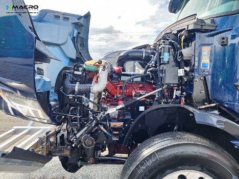 Vehicle photo thumbnail 10