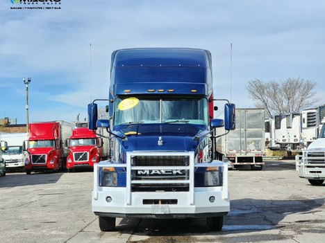 Vehicle photo thumbnail 2
