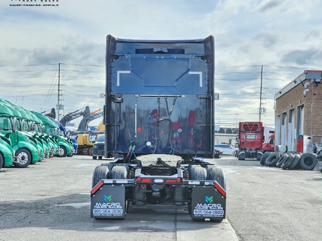 Vehicle photo thumbnail 5