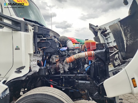 Vehicle photo thumbnail 10