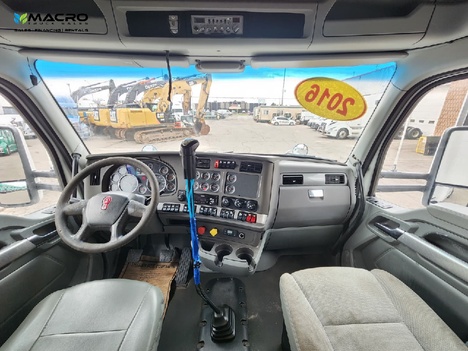 Vehicle photo thumbnail 11