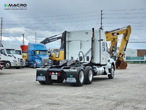 Vehicle photo thumbnail 6