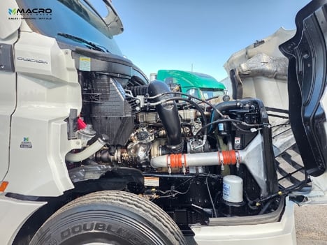 Vehicle photo thumbnail 10