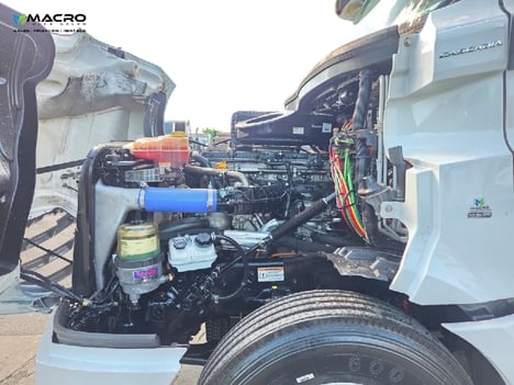 Vehicle photo thumbnail 9