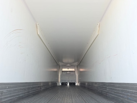Vehicle photo thumbnail 9