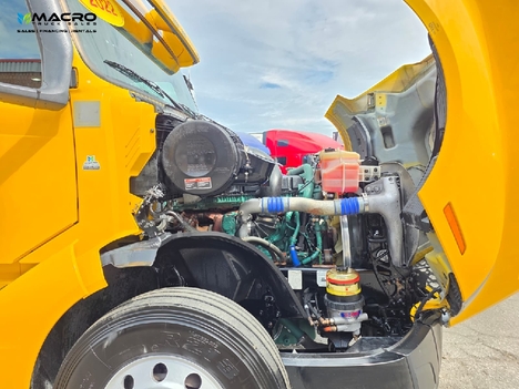 Vehicle photo thumbnail 10