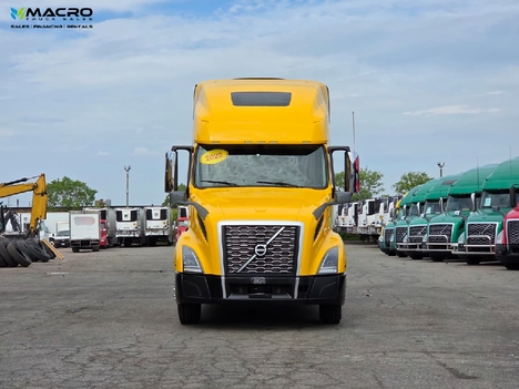 Vehicle photo thumbnail 2