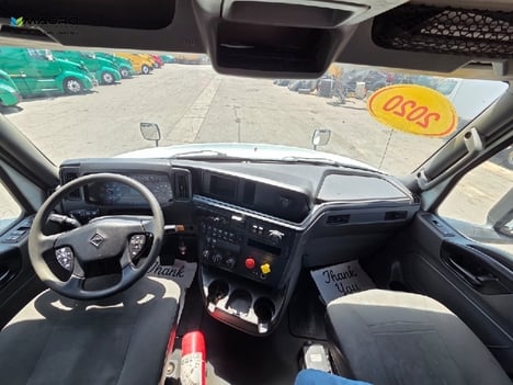 Vehicle photo thumbnail 11