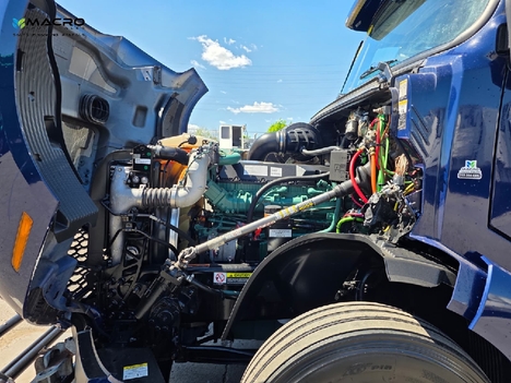 Vehicle photo thumbnail 10