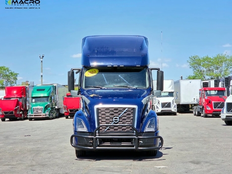 Vehicle photo thumbnail 2