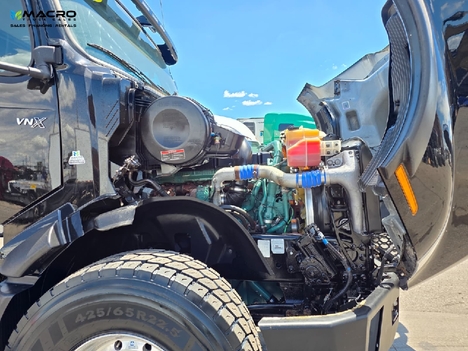 Vehicle photo thumbnail 10
