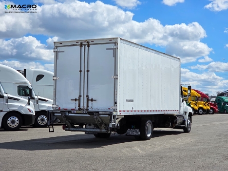 Vehicle photo thumbnail 6