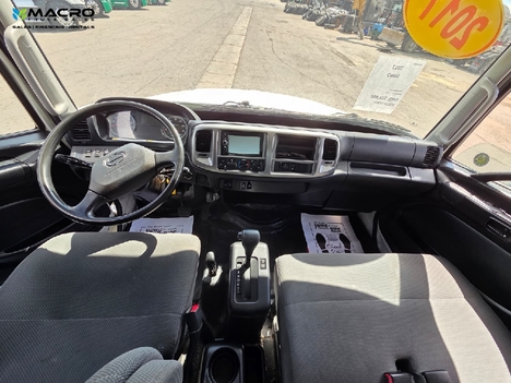 Vehicle photo thumbnail 9