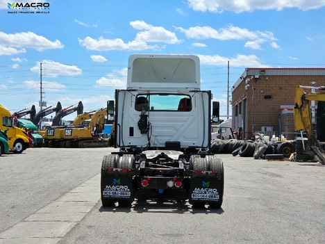 Vehicle photo thumbnail 5