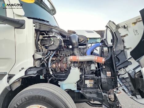 Vehicle photo thumbnail 9