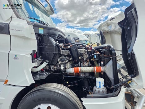 Vehicle photo thumbnail 9