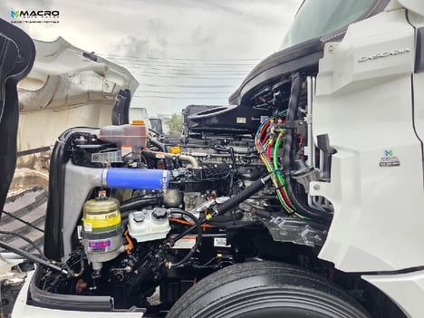 Vehicle photo thumbnail 10