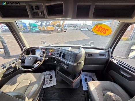Vehicle photo thumbnail 10