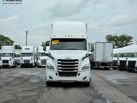 Vehicle photo thumbnail 2