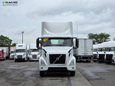 Vehicle photo thumbnail 2