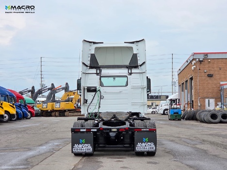 Vehicle photo thumbnail 5
