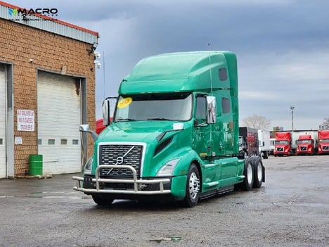 Vehicle photo thumbnail 3