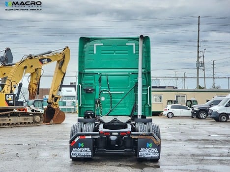 Vehicle photo thumbnail 5