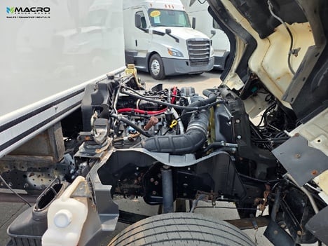 Vehicle photo thumbnail 10