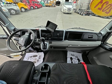 Vehicle photo thumbnail 11