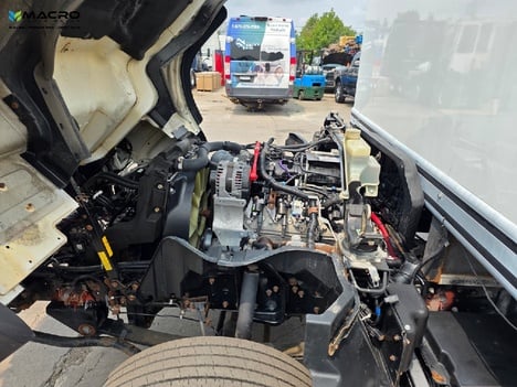 Vehicle photo thumbnail 9