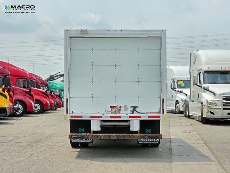 Vehicle photo thumbnail 5