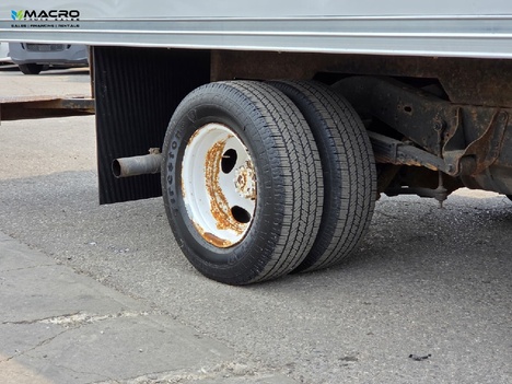 Vehicle photo thumbnail 7