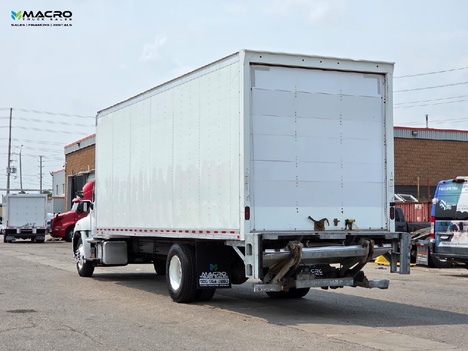 Vehicle photo thumbnail 4