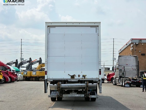 Vehicle photo thumbnail 5