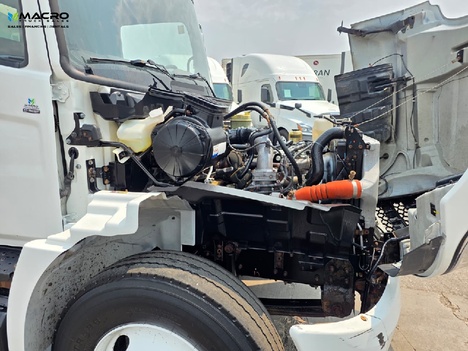 Vehicle photo thumbnail 9
