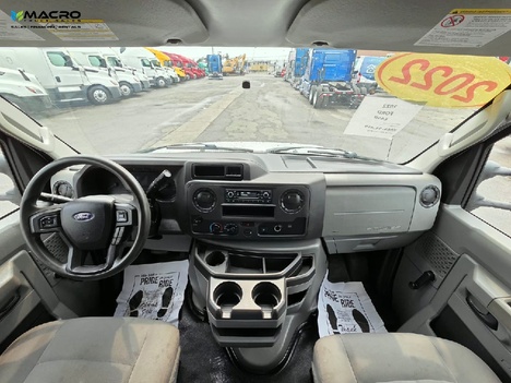 Vehicle photo thumbnail 10