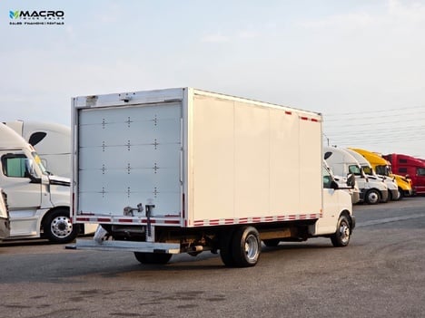 Vehicle photo thumbnail 5