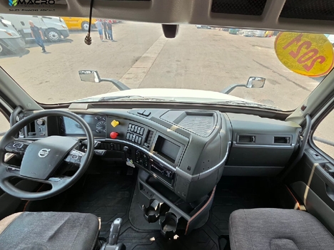 Vehicle photo thumbnail 10
