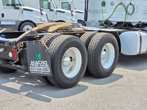 Vehicle photo thumbnail 6