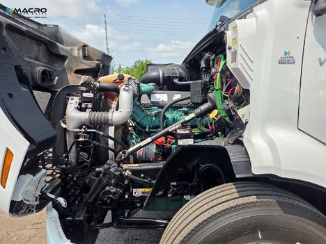 Vehicle photo thumbnail 9