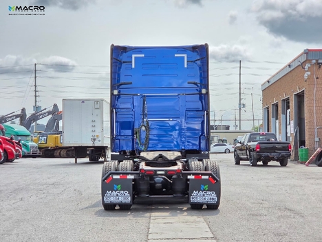 Vehicle photo thumbnail 5